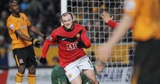 EPL: Rooney key as United close on Chelsea